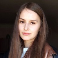 Review by Halyna Prykhodniuk