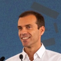 Review by Rui Brogueira