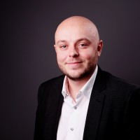 Review by Steven Collins